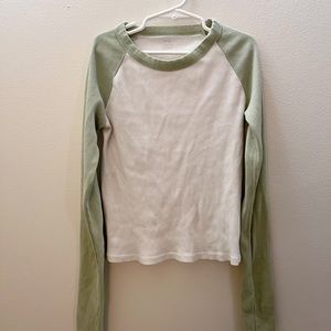 BRANDY MELVILLE TOP